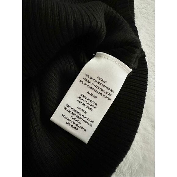 Francesca‘s black ribbed peekaboo sweetheart camisole size L - Picture 4 of 6